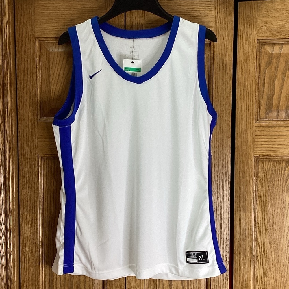Nike White and Blue basketball jersey , Athletic Tank top. Women’s XL  ❗️NEW❗️